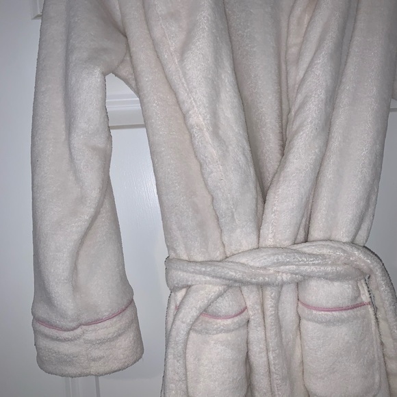 White Victoria Secrets Robe - Picture 6 of 8